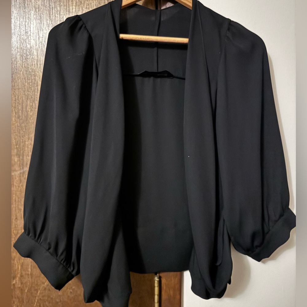 Kaylee Tankus sheer 3/4 sleeve open front jacket/shrug/cardigan. Medium.